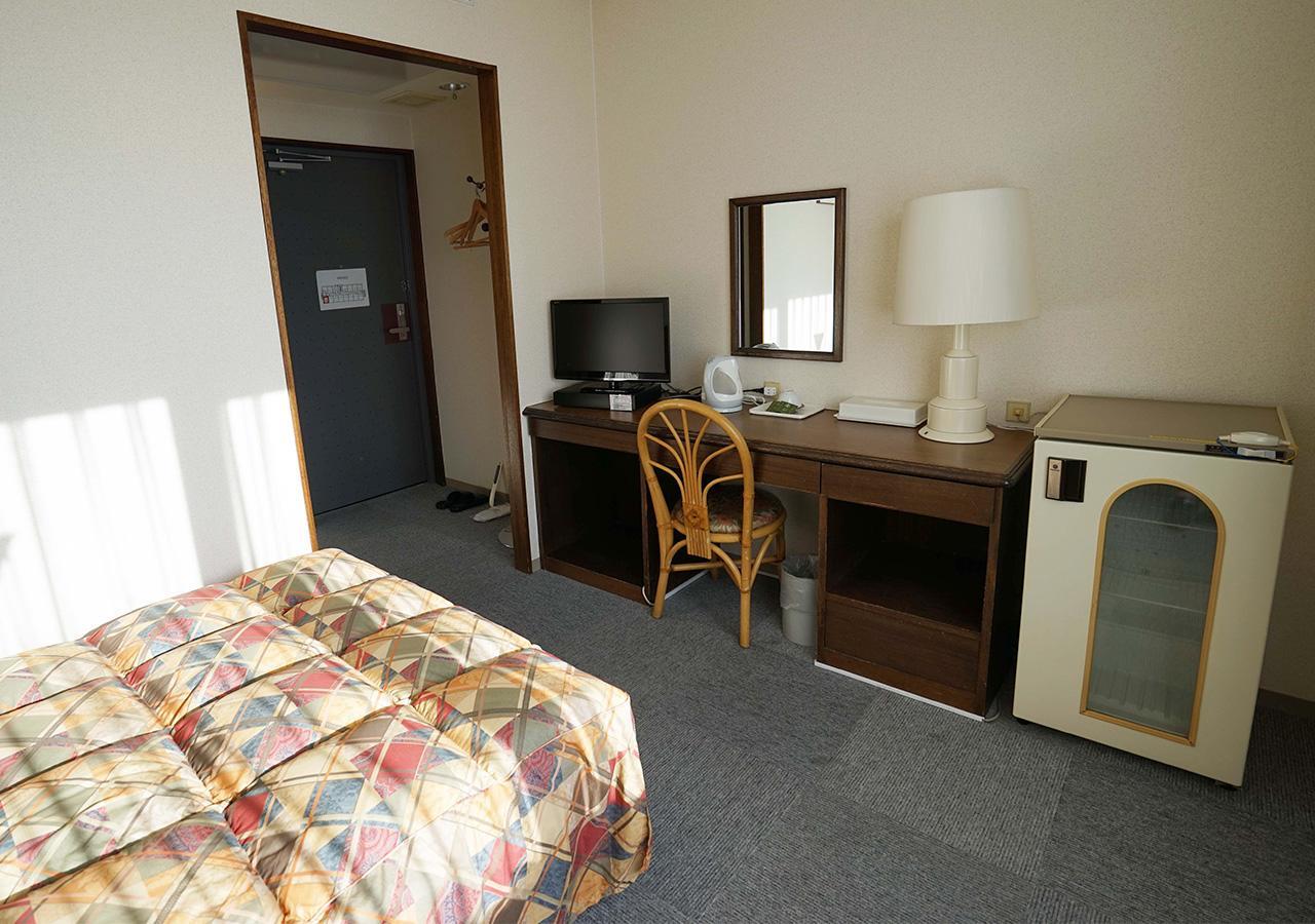 Neyagawa Trend Hotel Bagian luar foto